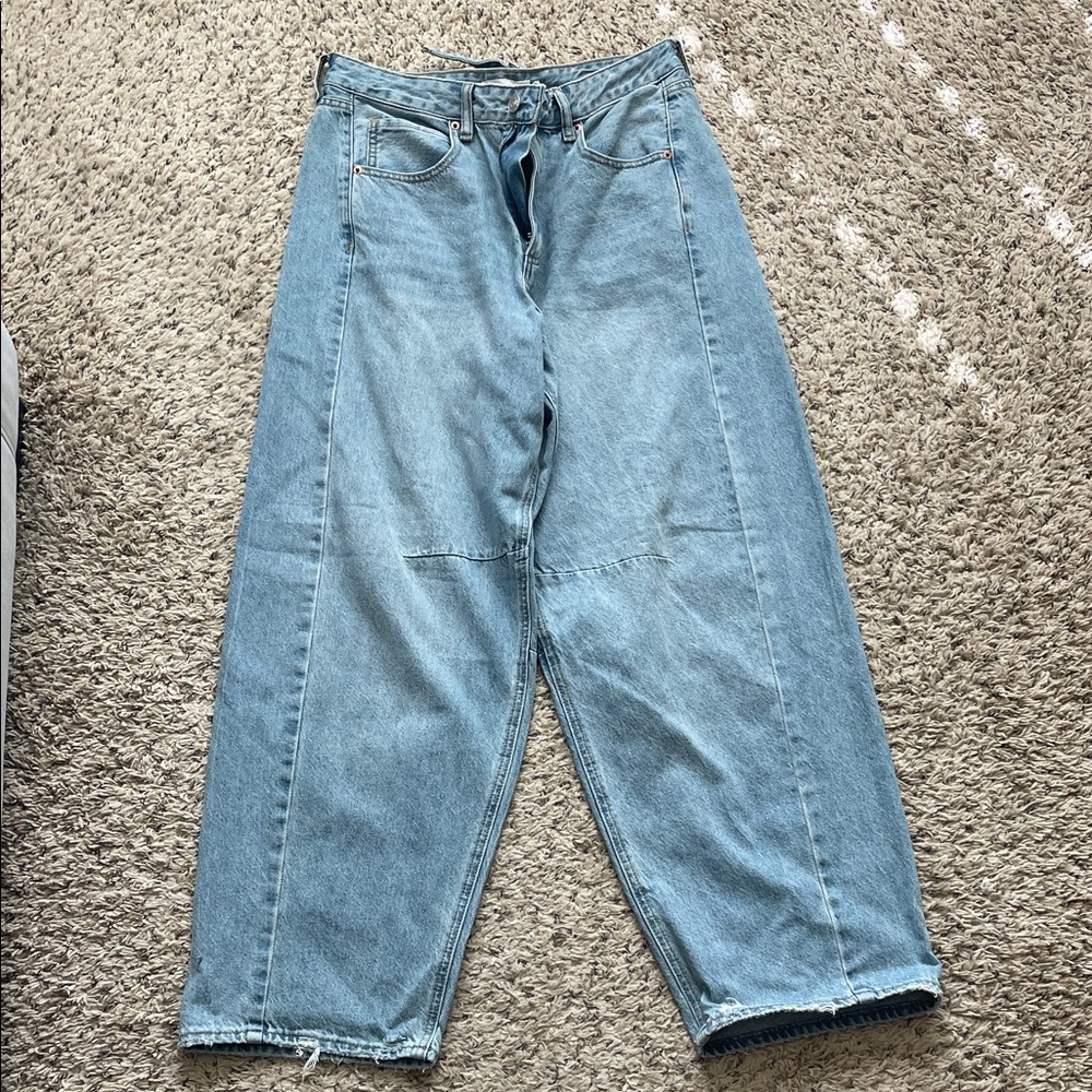 Light Wash Barrel Leg Denim Jeans - Blue
